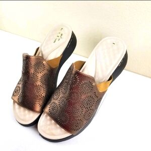 JAMBU JBU Queens Relax Foam Wedge Slide Sandal 10M Bronze